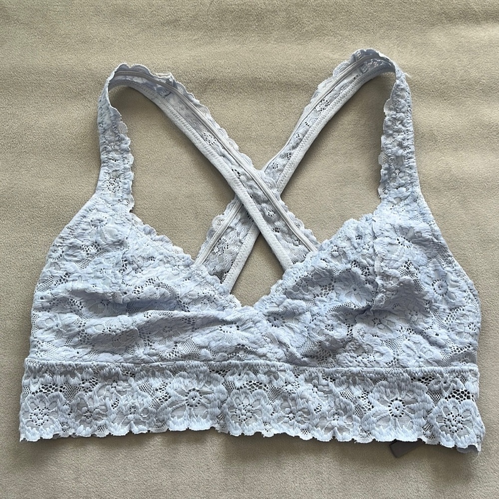 Aerie size M lace, lined bra with crisscross straps in back, barely used